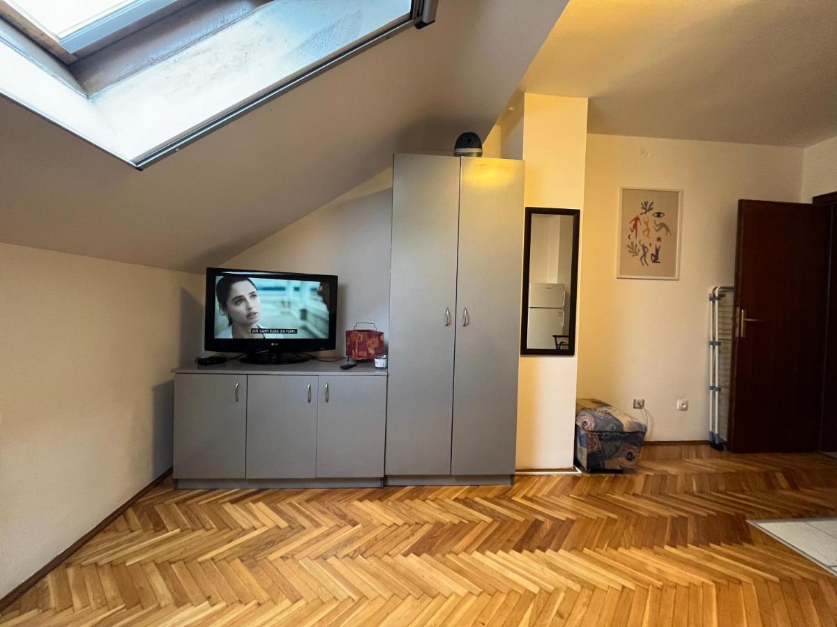Ferienwohnung Studio In The Centre Of Novi Sad Exterior foto