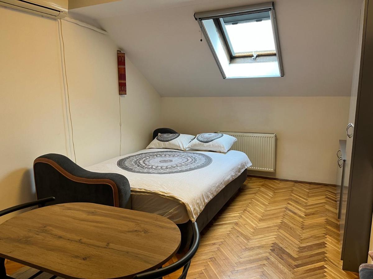 Ferienwohnung Studio In The Centre Of Novi Sad Exterior foto